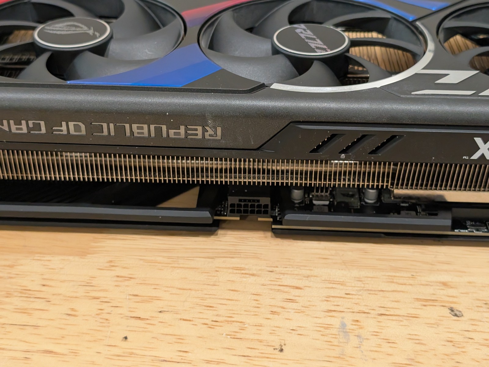 プレミアムオファー ASUS ROG Strix GeFor - Rtx 4090 24Gb Gddr6X のレビューと価格
