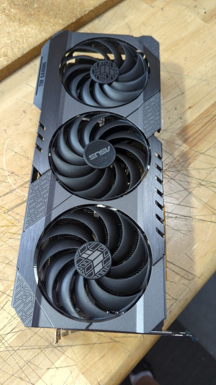 BH ベストオファー：Asus GeForce RTX 40 - Rtx 4090 24Gb Gddr6X のレビューと価格